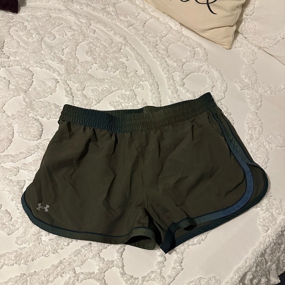 Under Armour Green Athletic Shorts Lightweight Elastic Fit